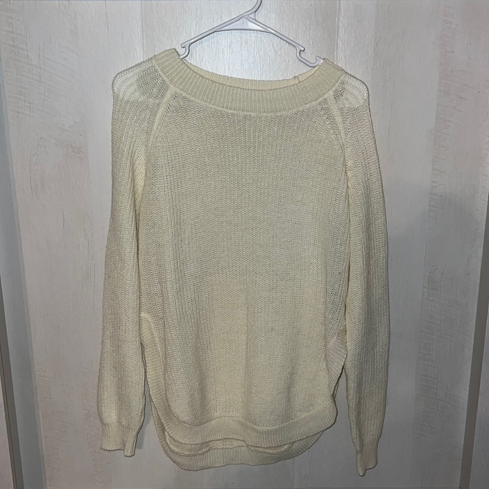 Women’s Cream Sweater. Size SMALL
